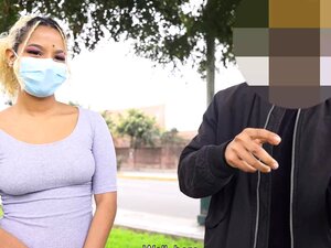 Betrügende Freundin wird in der Öffentlichkeit entdeckt