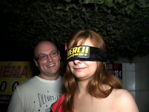 Erlebe ungezügelte Lust, wenn Julie das Rampenlicht im exklusiven