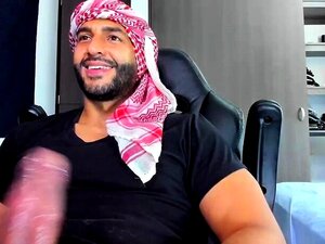 Homokundit riisuutuvat ison kyrvän hauskanpitoon tiukkojen