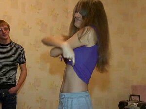 Zwei heiße Weiber ficken zwei Hengste. Zwei mächtige Hengste