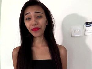 Flachbrüstige Filipina-Hure bettelt darum, dass ich sie anprügele