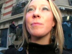 Franse milf bedriegt haar man met ons