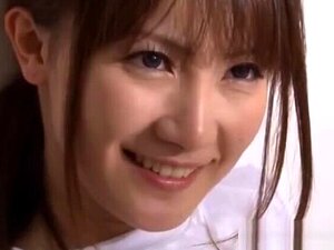 Unirdisch draller japanischer Hotaru Yukino ist in Bukkake verliebt