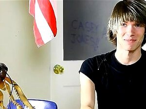 Геј секс свежа Кејси Џонс има 18 година