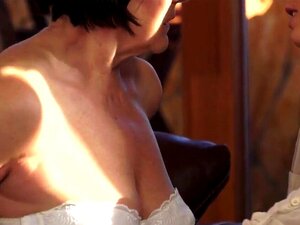 Upea mummo nautittu smalltits söpöläinen