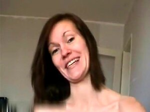 Sie leckt seinn Arsch,