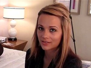 Die süße blonde Alicia Süße wird im Keister vollgestopft. Die
