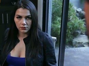 Brazzers - Valentina Nappi liebt Analsex