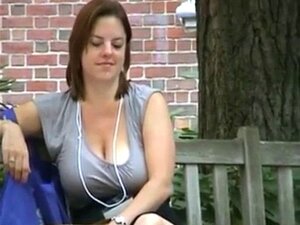 Lage Hangende Milf Tieten. Lage Hangende Milf Tieten