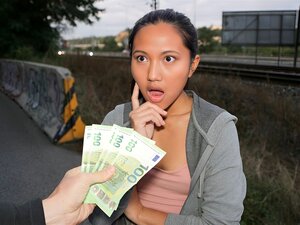 Agent schmeckt seine erste asiatische Muschi