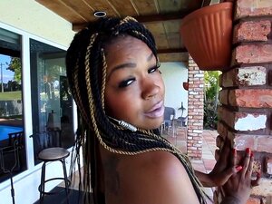 Fabulous Pornostar Diamond Monroe in unglaublichen Tattoos,