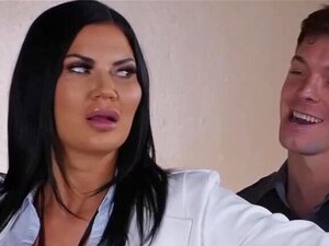 Jasmine Jae ist eine busty Stiefmutter, die ich gerne ficken würde