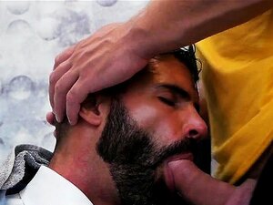 Sesso anale gay muscolare con schizzo finale