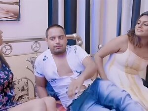 Dreier mit Frau und ihrer Stiefschwester indianisch