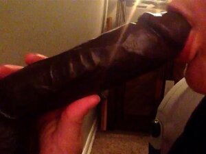 Amateur BBC Dildo lutschen