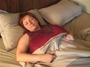 Eine rothaarige, große, schöne Frau-Stiefmutter, die ich gerne mit
