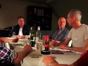 ALTER JUGENDLICHER heißer Gruppensex mit Opas, das Babe bekommt