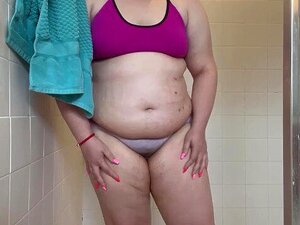 BBW konnte ihren Piss nicht halten! Verzweifelte leckende und nasse