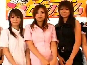 Untertiteltes japanisches Amateur-Handjob-Spiel mit Cumshots