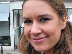 Права смешна девојка иде на анал на