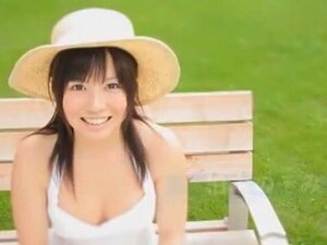 Verrücktes japanisches Model Yukiko Suo in exotischen Strümpfen,