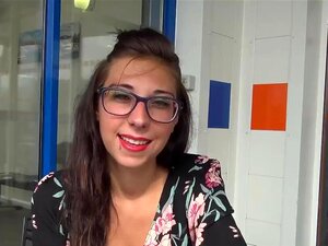 Schau Angela, 20, und Anna, 18, zwei umwerfende Schönheiten, in