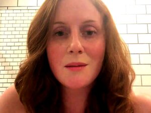 Aistillinen amatööri milf paljastaa ihanan vartalonsa kameralle