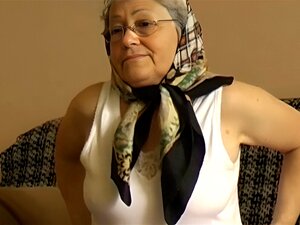 OmaPasS Extrem alte Oma Masturbation. Ältere reife Oma mit behaarter