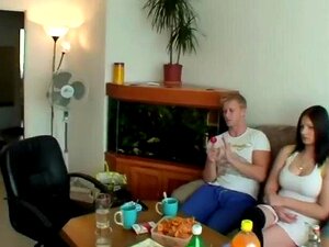 Schau dir an, wie heiße Gruppen-College-Süßen mit tschechischen