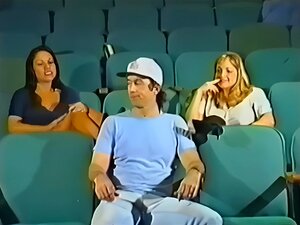 Zaronite u vreli film iz 80-ih u kojem Danni Ashe otkriva svoju