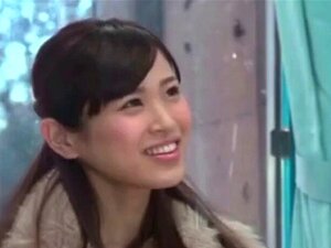 Frisches japanisches Paar Sex in TV-Show Glaswände 26. Japanisches