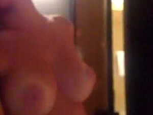 EIN GESCHENK FÜR EMILY RATAJKOWSKIS GEBURTSTAG