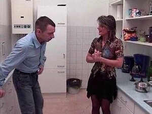 Mami bringt Arschficken bei 2