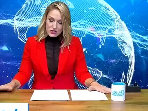 Camsoda - Heiße MILF masturbiert und reitet sybian beim Lesen der