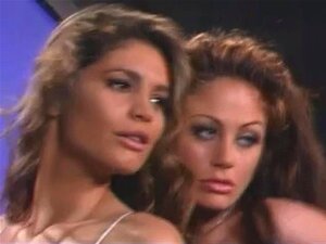 Ujo rakkaus täydellinen latina Milf