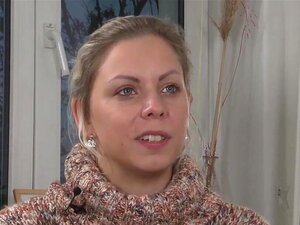 Julia wickelt dich um ihren sexy Finger