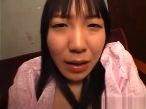Wunderschöne Asiatin Hina Sakura in einem Bukkake-Porno-Video