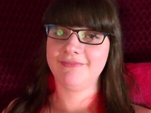 Korpulente nerdige kurvige PAWG Samantha, bekommt Anal und Facial, in