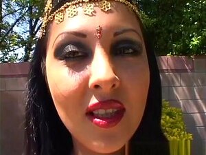 Exotische Pornodarstellerin in verrückter Latina-, Creampie-Sexszene.