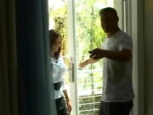 Sexy wilde Tussi wird dafür bezahlt, 21 zu ficken