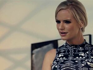 Unzufriedener Ehemann findet ein Spiegelbild von Frau Rachel C.