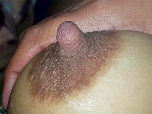 Brüste Titten Nippel Milch 43