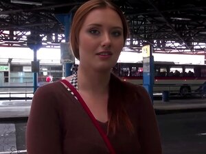 Ein heißes Abenteuer an einem öffentlichen Ort, wo Begierde und Geld