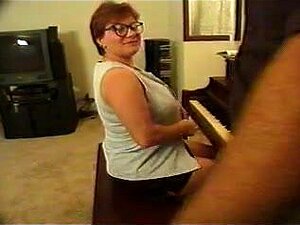 Oma sehr sexy,