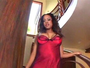 Kurvige Sandra London Schwanzlutschen. Wir haben die hübsche kurvige