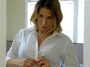MomsTeachSex - Heiße Mama wird mit Stiefgeschwistern in einem Dreier