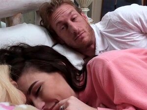 Le cattive ragazze succhiano i patrigni. Le cattive ragazze si