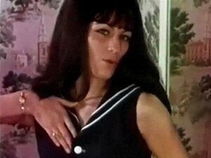 GIRL DON'T COME - Vintage 60er Striptease mit durchsichtigen Höschen