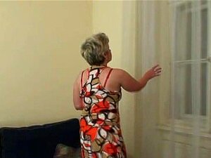 frischer Hengst hämmert alte Muschi