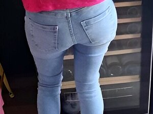 Ich Liebe es, auf die Knie zu gehen und seinen Schwanz zu lutschen
